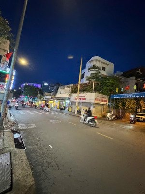 bán góc 2mt phạm văn hai tân bình - 5.5x20m nở hậu phong thủy tốt - giá 26 tỷ