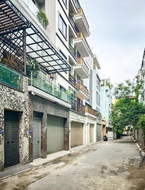 chính chủ cần bán gấp liền kề xuân la - ngoại giao đoàn. 90m2 x mt 5m. 5 tầng thang máy. giá 29 tỷ