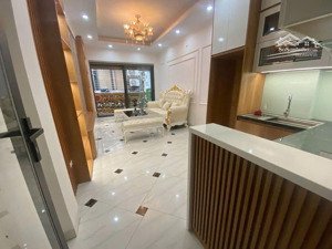 siêu mẫu hót luôn nhà mặt phố mở hàng kinh doanh dũng