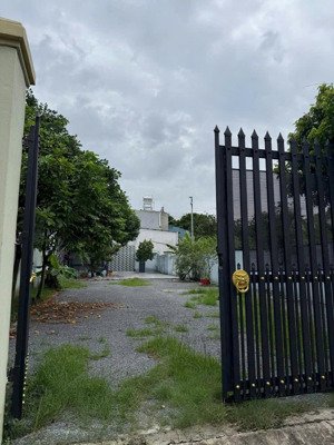 mặt tiền dx 106 phường chánh hiệp, tp.hồ chí minh. dt: 10x38m, 120m2 thổ cư. mặt tiền đường nhựa