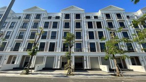 cho thuê nhà phố full nội thất 84m2, 33 triệu vnd, 3pn, 5wc tại vinhomes grand park, q9, hcm