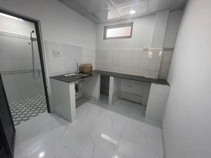 nhà ngay trung tâm tp, sau lưng lotte mart, gần biển, sổ riêng 2pn 2wc full thổ, công chứng ngay