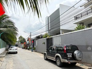 bán kho đang cho thuê 7tr/th. dt: 100m2 (4x25m). otd 80m2. mt phan đình giót. p. đông hoà. 4.65 tỷ