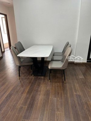 cho thuê chung cư toà b6 nam trung yên ( quận cầu giấy) -75m2,3 ngủ ,2wc full đồ 12.5 triệu/tháng