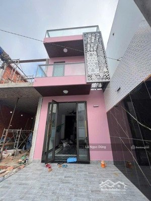 bán nhà siêu phẩm 3 tầng, 4x25, hẻm 6m, đường mã lò, giá nhỉnh 6 tỷ. ko bị ngập úng. dân trí cao