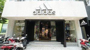 cho thuê nhà nguyên căn lê thánh tôn, quận 1. dt: 7x20m