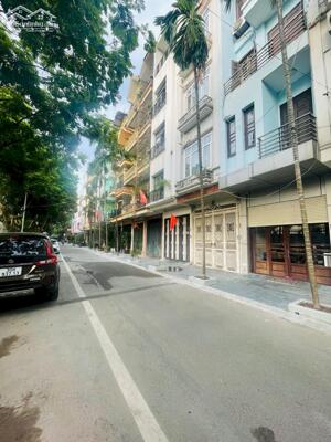 BÁN GẤP LIỀN KỀ LẠC LONG QUÂN XUÂN LA VỆ HỒ OTO TRÁNH KINH DOANH VP 70M MT 6M NHỈNH 26 TỶ TL MẠNH