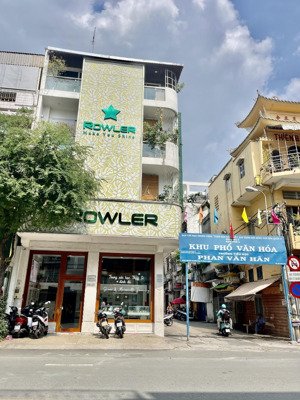 siêu phẩm ngang 8m! mặt tiền phan đăng lưu - 8mx18m 4 tầng phòng khám thuê 209 triệu - chỉ 50 triệu