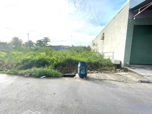 đất ngộp tân thông hội, giáp thị trấn củ chi, 8m x 38m, sổ sẵn giá 725 triệu, bao thuế phí sang tên