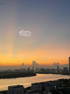 cần cho thuê căn 3pn oneverandah, đầu tháng 11 vô ở, nội thất cơ bản, view trực diện sông, tòa soli