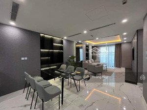 cho thuê quỹ căn hộ 3pn discovery complex giá cực tốt. lh: e huy)