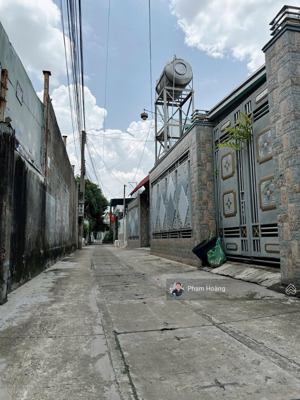 bán căn nhà cấp 4 gần trường dĩ an thuận tiện cho con cái đi học dt 100m2, giá 3tỷ550