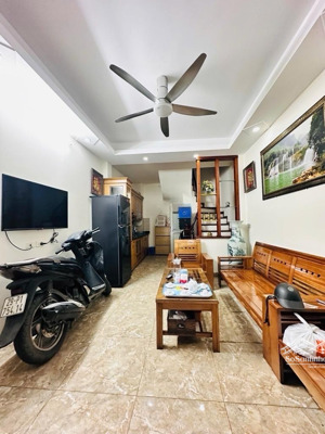 chỉ 7.45 tỷ, chính chỉ cần bán gấp nhà phú đô 37m2 x 5 tầng, ngõ rộng thoáng sáng, 3 bước ra ô tô