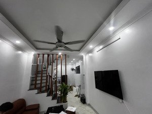 bán nhà đường láng lô góc, ngõ rộng, cách ô tô tránh 20m diện tích: 37m2 giá 9.3 tỷ tl