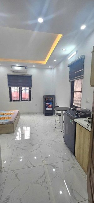 tòa nhà ccmn xây mới 6 tầng thang máy. cách mặt phố kim mã 1 nhà, đầy đủ pccc