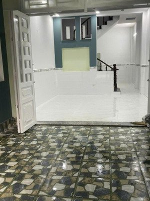 bán nhà lầu trệt kdc dt 60m ngang4 tc full gần chợ thông dụng giá 3ty590 lh 