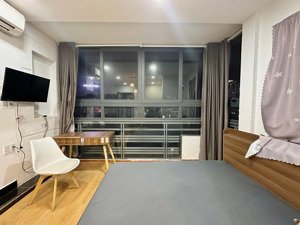 cho thuê căn hộ 35m2 cửa sổ lớn full nội thất, thang máy phan xích long gần q1, q3, bờ kè trường sa