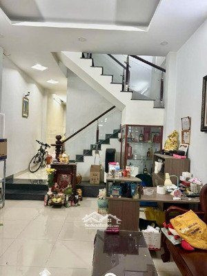 nhà 3 tầng hà huy giáp sát ngã 4 ga, q12 - dt 4.2x 19 - hẻm tải quay đầu - 7.9 tỷ tl