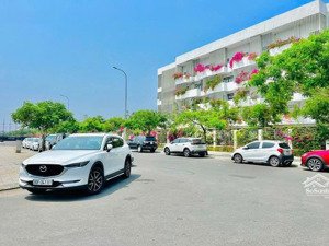 giá tốt! cần tiền bán nhanh lô v5 khu đô thị fpt, gần tòa fpt complex giá đầu tư