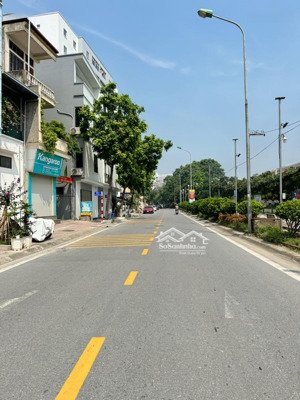 đón đầu tiềm năng tăng giá: phố tạ đông trung - gia thụy ( long biên). đất 70m2, mt 4,4m, ô tô vào.