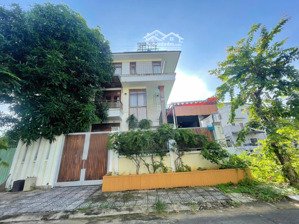 cho thuê biệt thự ở 250m ven sông sadeco lk phú mỹ hưng nhà full nt + 6pn giá: 65tr lh: 