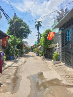 4.65 tỷ/ bán đất mt kd đường nguyễn văn trỗi gần chợ dĩ an 1 gần cụm trường cấp 1,2,3 tp dĩ an.