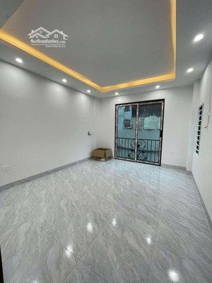 chính chủ bán căn nhà 2 tầng sát chợ vân canh giá chỉ 4,5 tỷ sổ đỏ sẵn giao dịch lh: 