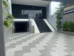 bán tòa nhà văn phòng nguyễn xí bình thạnh, 8 tầng, ngang 7m nở hậu, dòng tiền 200tr/tháng. 65 tỷ