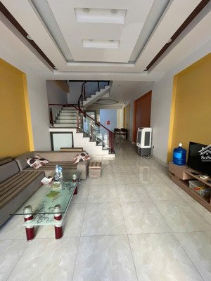 cho thuê nhà văn cao ô tô vào tận nhà, tiện ở, văn phòng, giá thuê: 15 triệu/ tháng - vào ở ngay