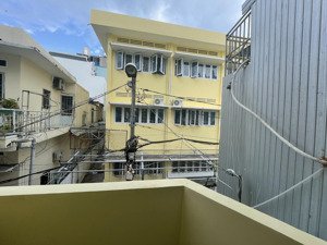 nhà mới xây 100% gần đh iuh, vlu full nội thất, ban công thoáng cách âm nguyễn thái sơn gò vấp