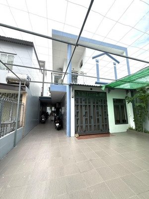 hiếm q7, ngang khủng 7.5m nở hậu 8m x 35m, 267m2, 2 tầng 4pn, hẻm 6m xe hơi tránh, chỉ 13.5 tỏi tl