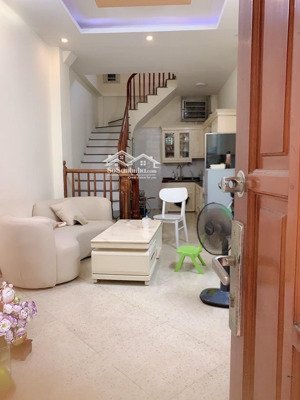 cc bán nhà giáp bát-gần phố- ngõ 3 gác đua- 40m2-5t- chỉ 8.6tỷ (ctl)