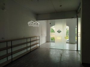 nhà 2 mặt ngõ to ô tô tránh- thoáng ánh sáng tràn ngập - mặt tiền khủng