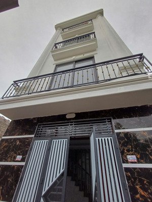 rẻ nhất đẹp nhất rộng nhất. nhà xây độc lập giáp vân côn gần đại lộ thăng long 52.2m2*3t ôtô đỗ gần