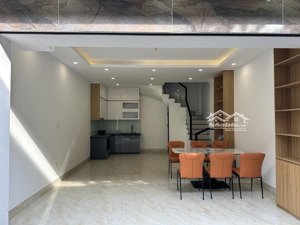 nhà mới kính koong - mặt tiền quyền lực - thông số vàng - full nội thất vip - oto vào nhà