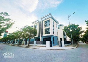 chính chủ cần bán căn biệt thự 180m2, hướng đông nam, mt 9m, gần vườn hoa, giá rẻ nhất