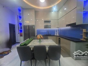 chỉ 3ỷ2 - thuộc đường nguyễn văn quá q12 - diện tích: 7 x 9 - trệt 3 lầu có 4pn hẻm thông 6m