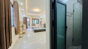 cho thuê căn studio rộng 40m2 ban công thoáng máy giặt riêng full nt mới ở đh kinh tế ueh quận 10