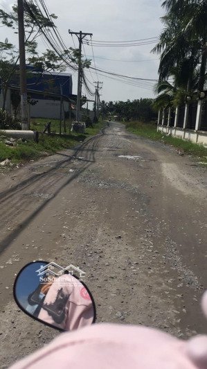đất đường thông, mặt tiền đường liên xã chuẩn bị lên bê tông, 5x28 (140m2), gia 885tr, shr
