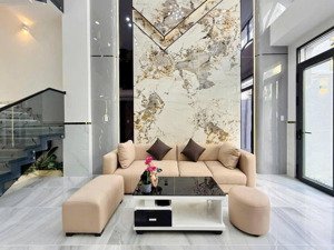 chủ cần bán gấp nhà đẹp giá tốt hxh âu cơ dt 5x20 có 4 tầng chỉ 10 tỷ còn thương lượng tốt