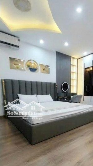 bán nhà. sát phố trung phụng, lõi đống đa. 6 tầng, tặng full nội thất nhập khẩu