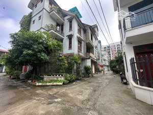 bán nhà tái định cư thanh am 180m² , mt 22m nhà 4 tầng lô góc 2 mặt tiền ôtô tránh giá 30,5 tỷ tl .