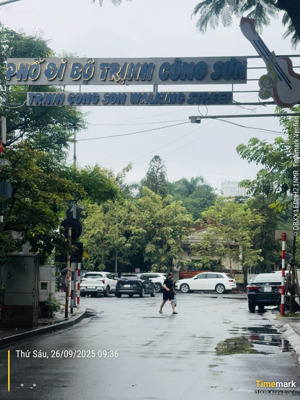 nhà 4 tầng-phố trịnh công sơn,tây hồ-chỉ 30m ra mặt phố-gần hồ, gần công viên nước sổ đỏ chính chủ