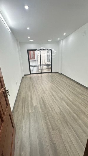 bán nhà trung tâm đống đa - mặt ngõ thông kinh doanh - nhà mới 5tầng thang máy - vị trí miễn bàn !