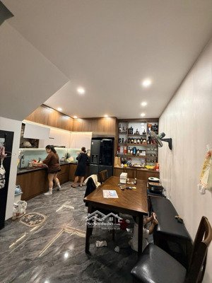 bán nhà trần khát trân - ngõ thông ô tô. diện tích 62m2 tặng full nội thất 15 tỷ.