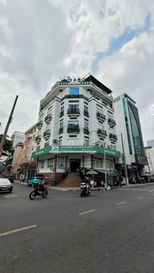 bán nhà góc 2 mặt tiền tôn thất tùng - dt: 8 x 20m - 5 tầng - hđt: 200 triệu/tháng - giá bán: 58 tỷ