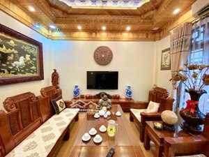 bán nhà cầu giấy, gần nguyễn hoàng 5 tầng 52m2, 19,3 tỷ, thang máy, gara ô tô