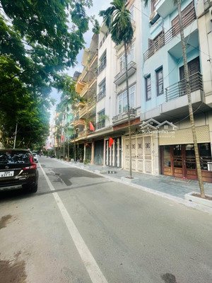 chính chủ bán nhà phố phạm tuấn tài. ngõ thông. vỉa hè. ô tô tránh. 52m2. 5 tầng. giá chào 22,8 tỷ.