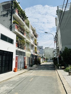 nhà 61m (mới 100%) 1t1l , đường 970 p phú hữu , tp thủ đức (7tr99)