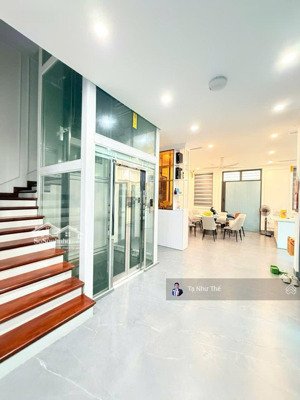 (chuyển công tác bán) 19 tỷ, lạc long quân, 46m2, kinh doanh, oto đỗ cửa, 5t, thang máy, vỉa hè